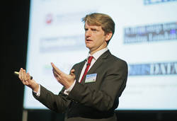 Alexander Holst, accenture